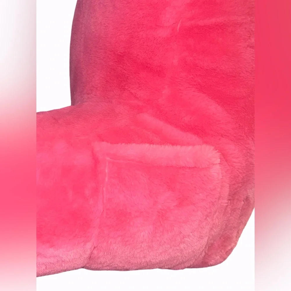 Forever 21 Home Pink Raspberry Faux Fur Backrest 31”x20”x16” Retail $120 NEW NWT